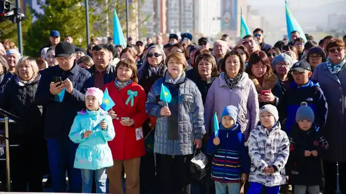 В ВКО прошла церемония поднятия Государственного флага (6)