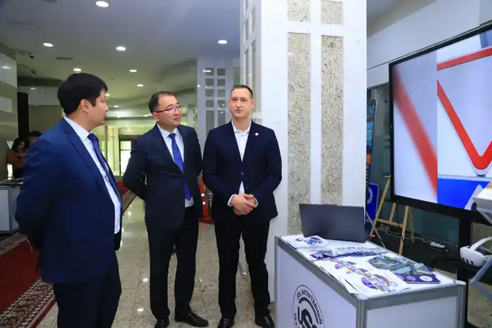 Чествование лучших и признание заслуг дорожников Казахстана: В Министерстве транспорта впервые отметили День работников автодорожной отрасли (6)