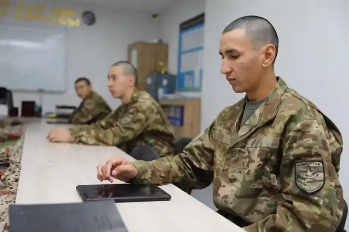 Депутаты изучили практическую реализацию законодательных норм в сфере воинской службы (6)