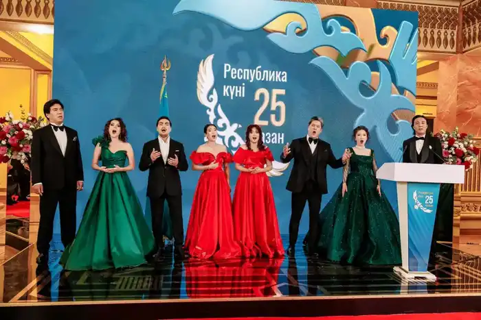 В Алматы в честь Дня Республики наградили деятелей культуры и информации (7)