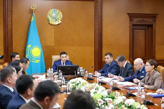 АППАРАТНОЕ СОВЕЩАНИЕ: ОБСУЖДЕНЫ АКТУАЛЬНЫЕ ВОПРОСЫ (7)