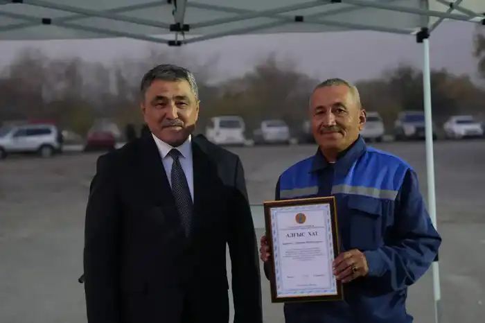 Новую спецтехнику получили водники Алматинской области накануне Дня Республики (2)