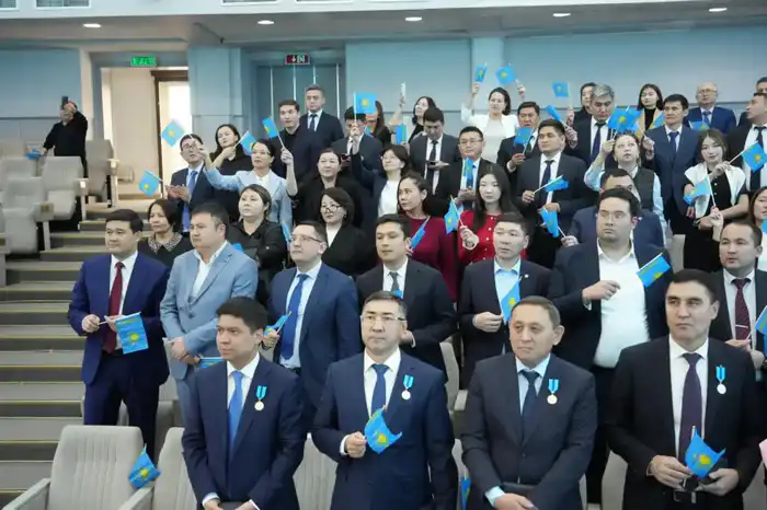 Ко Дню Республики в Министерстве транспорта состоялось торжественное мероприятие (2)