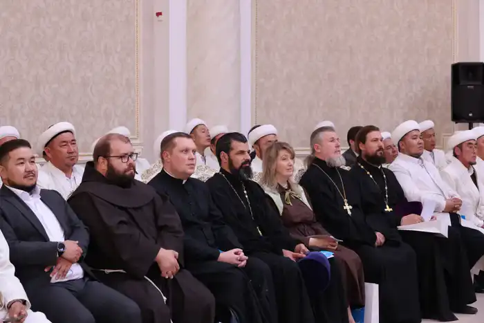 В области Жетісу состоялся республиканский форум религиоведов и руководителей религиозных объединений (7)