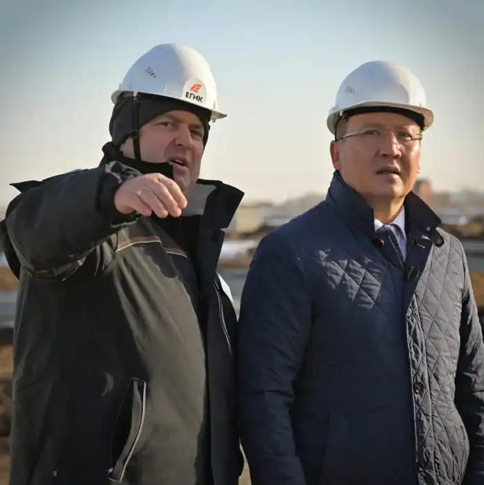 Аким области Асаин Байханов посетил строительную площадку ТОО «Ертис гидрометаллургический комбинат» (ЕГМК) на территории специальной экономической зоны «Павлодар», где ознакомился с ходом реализации одного из крупнейших и уникальных инвестиционных проектов в металлургической отрасли Казахстана (5)