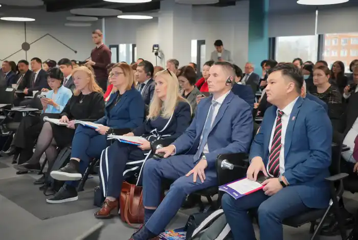 Международные эксперты обсудили перспективы интеграции искусственного интеллекта в систему высшего образования Казахстана (7)