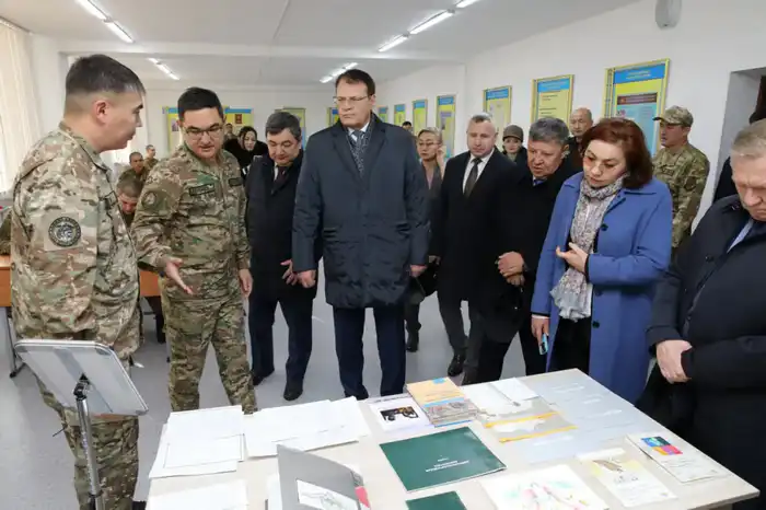 Депутаты изучили практическую реализацию законодательных норм в сфере воинской службы (7)