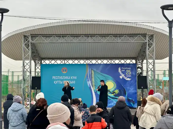 В Астане начались праздничные концерты ко Дню Республики (3)