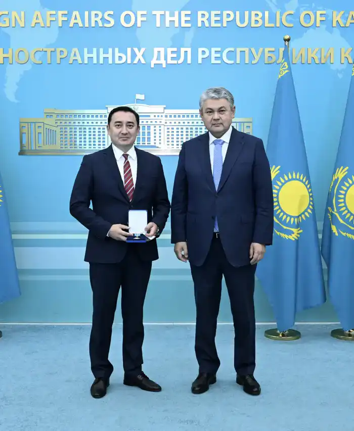 В преддверии Дня Республики в МИД Казахстана состоялось торжественное собрание (4)