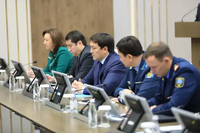 В Актюбинской области идет подготовка к содержанию дорог в зимний период (4)