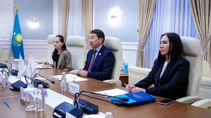 В Конституционном Суде прошла встреча с новым Главой Офиса ОБСЕ в Астане (3)