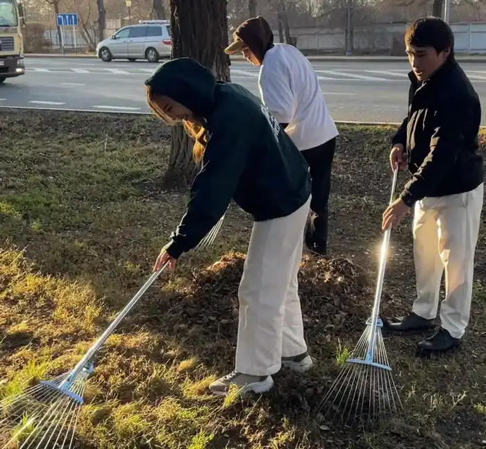 В рамках экологической акции «Таза Қазақстан» была проведена акция «Таза Қазақстан - наше будущее!» (2)