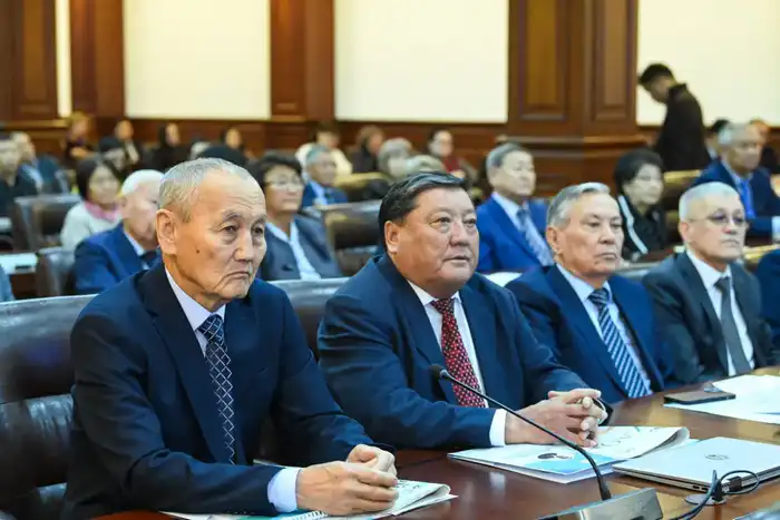 Состоялась республиканская научно-познавательная конференция «Еркін Әуелбеков: заманның заңғар тұлғасы» (9)