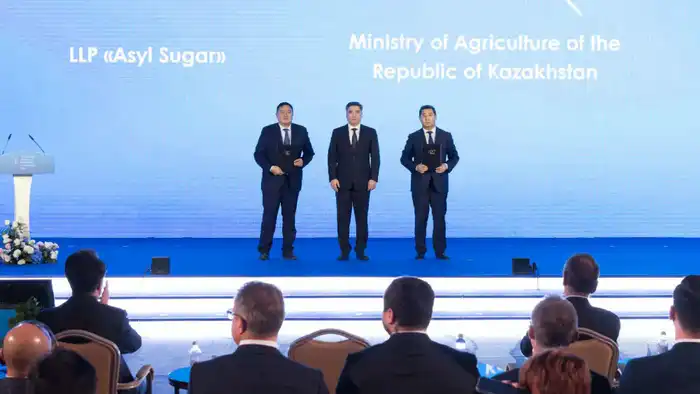 «Казахстан остается открытой и предсказуемой страной для долгосрочных инвестиций» — Олжас Бектенов на полях KGIR-2025 (4)