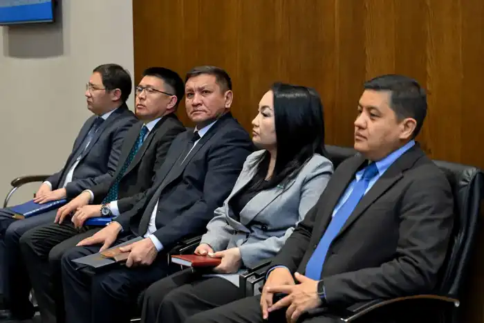 Рассмотрены вопросы реализации государственной молодежной политики и развития массового спорта в регионе (4)