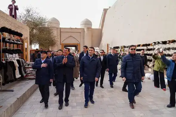 ДЕЛЕГАЦИЯ ТУРКЕСТАНСКОЙ ОБЛАСТИ ПОСЕТИЛА ИСТОРИЧЕСКИЕ ОБЪЕКТЫ ГОРОДА ХИУА И ОЗНАКОМИЛАСЬ С ЕГО ТУРИСТИЧЕСКИМ ПОТЕНЦИАЛОМ (7)