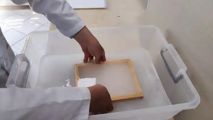 В Национальном центре рукописей и редких книг впервые начали внедрять метод ручного литья бумаги (3)