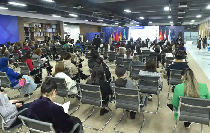 Новый импульс экологии: в КазНУ открылся институт по сохранению биоразнообразия (7)