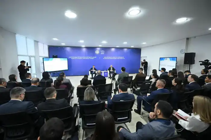 ПРЕДСЕДАТЕЛЬ СЕНАТА ОЗНАКОМИЛСЯ С НАУЧНЫМ ПОТЕНЦИАЛОМ BUKETOV UNIVERSITY (4)