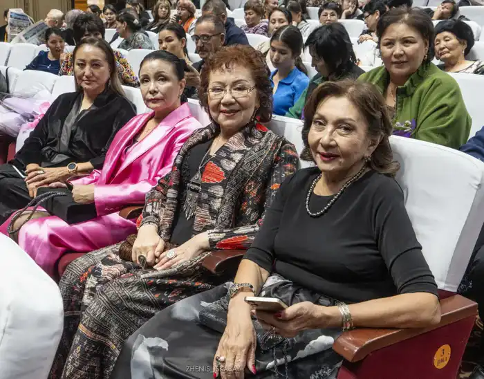 В Жетісу состоялся творческий вечер супружеской пары – актеров театра и кино Алмахан Кенжебековой и Кендебая Темирбайулы (4)