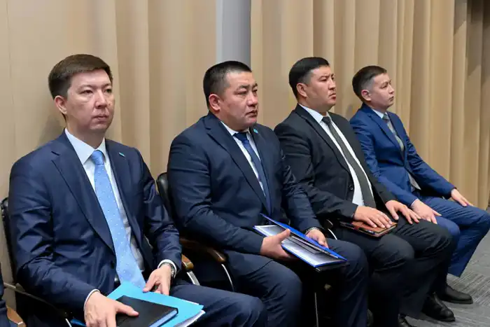 Рассмотрены вопросы реализации государственной молодежной политики и развития массового спорта в регионе (10)