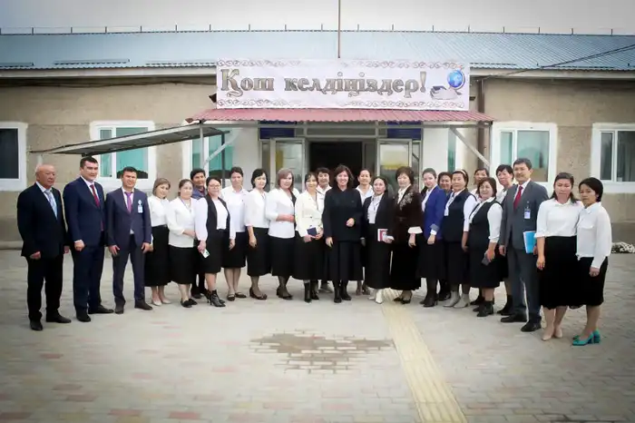 Наша задача — обеспечить детям качественное образование и доступ к передовым образовательным технологиям, создав равные условия школьной инфраструктуры в городах и селах — министр просвещения Жулдыз Сулейменова (7)