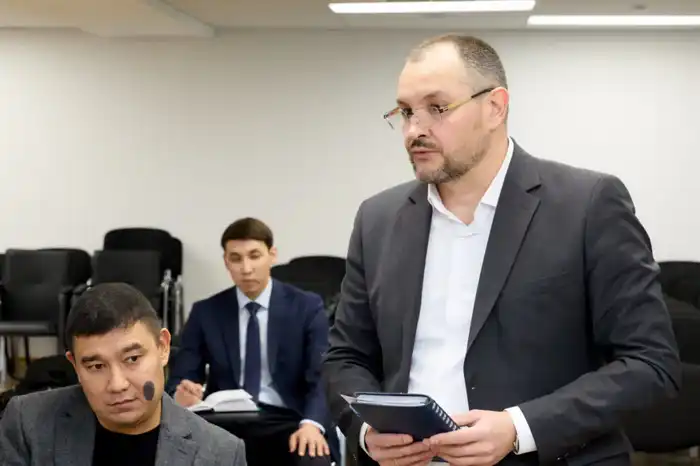 Азат Султанов провел встречу с населением Алматы (6)