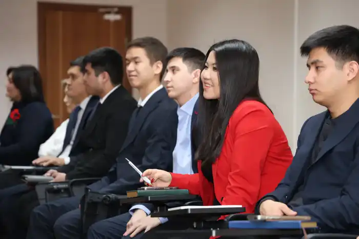 Для сотрудников Министерства промышленности и строительства провели лекцию о создании безопасной рабочей среды (7)