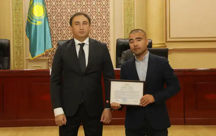 Выразил благодарность гражданам (8)