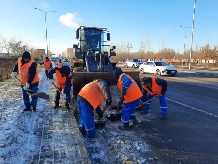 Больше тысячи кубометров снега вывезли из Астаны за день (5)