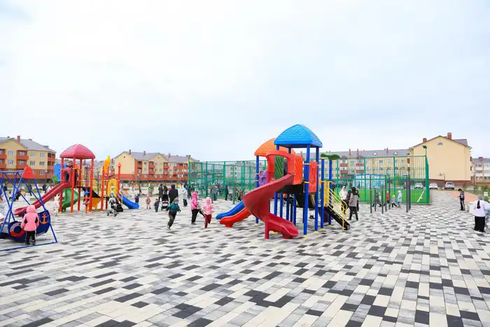 В Актобе сквер, построенный частным предпринимателем, передан в пользование жителям (8)