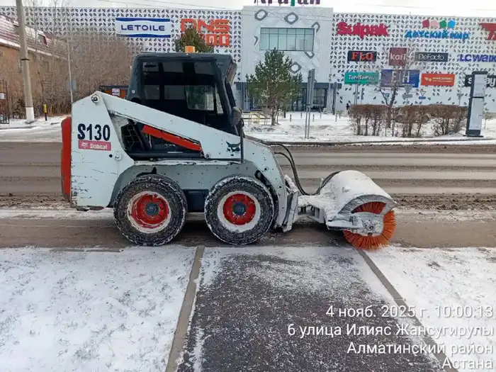 В Астане выпал первый снег: коммунальные службы работают в усиленном режиме (5)