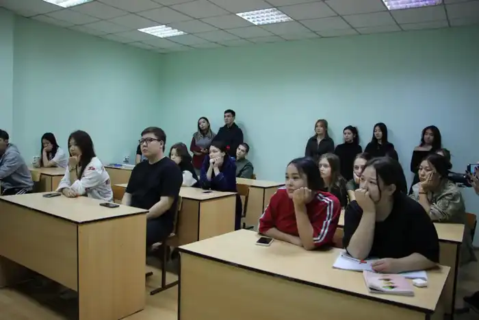 В ВКО полицейские провели рейды в студенческих общежитиях по профилактике наркомании (6)