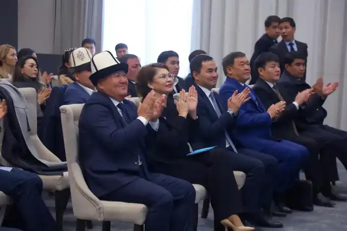 В Кыргызстане презентована книга Президента Республики Казахстан (3)