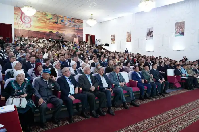 На встрече с населением Буландынского района аким области Марат Ахметжанов обсудил актуальные вопросы развития региона (6)