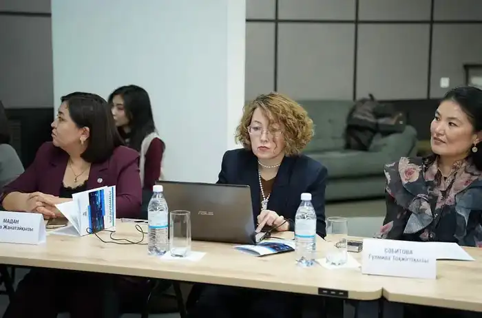 Обсуждены механизмы совершенствования языковой политики (2)