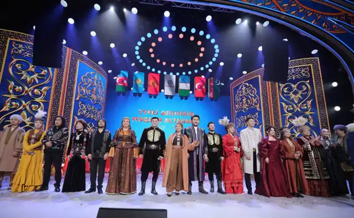 Более 1500 человек посетили концерт, посвящённый торжественной церемонии закрытия «Культурной столицы тюркского мира Актау – 2025» (8)