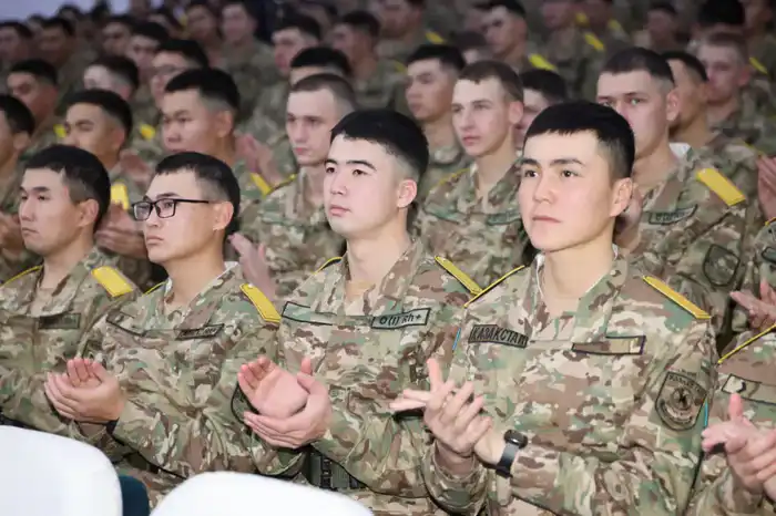 Гвардейцам вручили ещё 400 сертификатов в рамках конкурса «Срочник 2.0» (4)