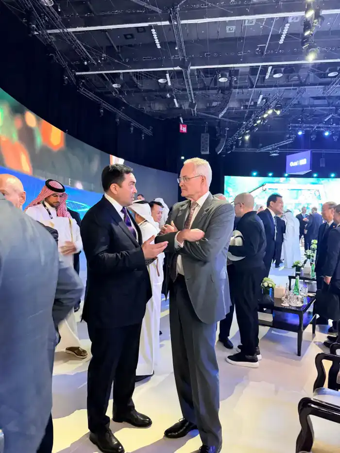 Минэнерго Казахстана укрепляет сотрудничество с мировыми лидерами нефтегазовой отрасли на форуме ADIPEC (3)