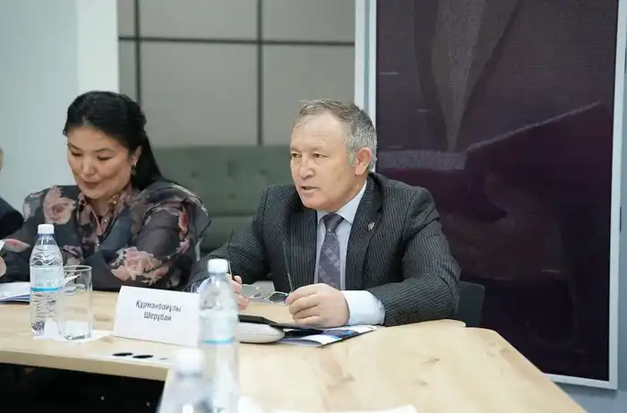 Обсуждены механизмы совершенствования языковой политики (3)