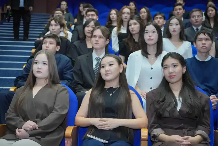 Первые студенты казахстанского филиала МГИМО получили студенческие билеты (9)