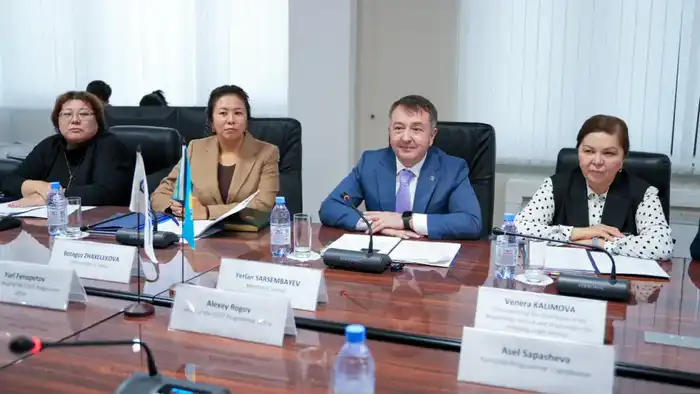 Состоялась встреча Министра юстиции Республики Казахстан Ерлана Сарсембаева с Главой Офиса программ ОБСЕ в Астане Алексеем Роговым (4)