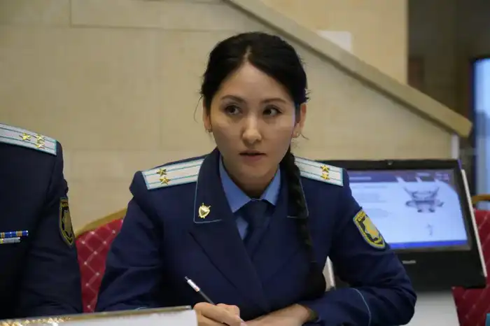 «Народный юрист»: жители столицы получили юридические консультации от специалистов (9)