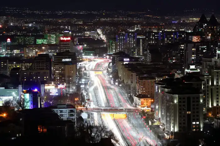 В Алматы продолжается модернизация системы наружного и архитектурного освещения (10)