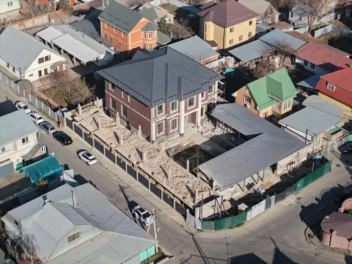 В Алматы сносят крупный незаконный объект (6)