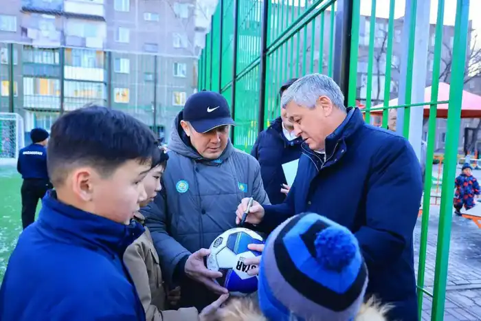 Город без окраин: Ермаганбет Булекпаев проверил благоустройство района Алихана Бокейхана (5)