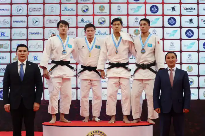 Ербол Мырзабосынов наградил победителей чемпионата Казахстана по дзюдо (3)