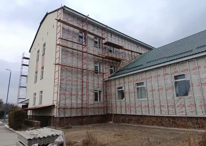 В Аксуатской районной больнице проводится капитальный ремонт (4)