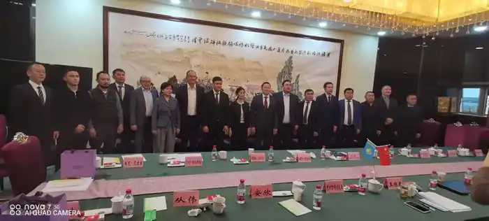 Казахстан и КНР согласовали переход к безлимитной системе выдачи разрешений на автоперевозки (3)