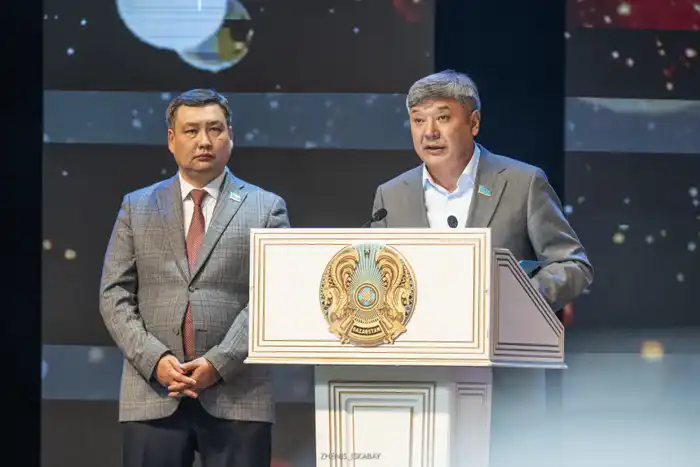 В Жетісу состоялся творческий вечер супружеской пары – актеров театра и кино Алмахан Кенжебековой и Кендебая Темирбайулы (7)